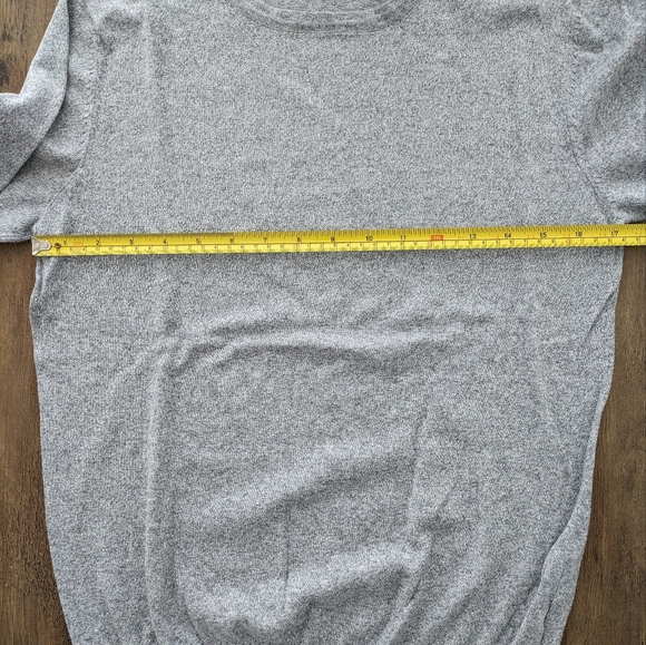 H&M Light Grey Crewneck - Picture 4 of 5